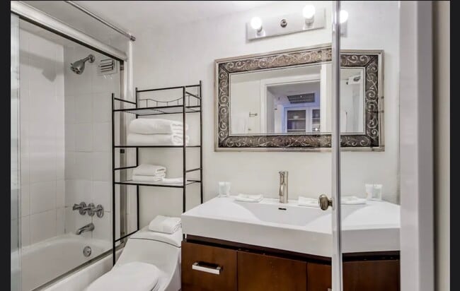 Photo - 19201 Collins Ave Unit 123