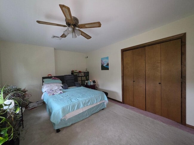 453 Whiton Rd
