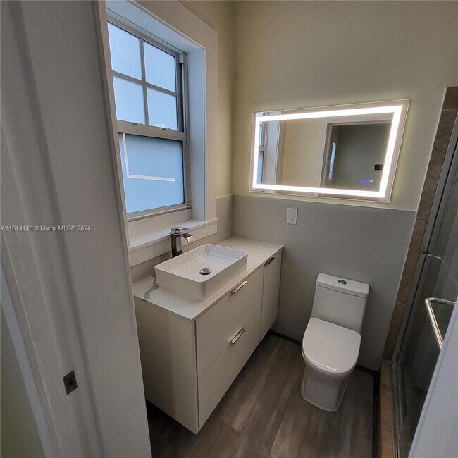 Photo - 536 14th St Unidad 301