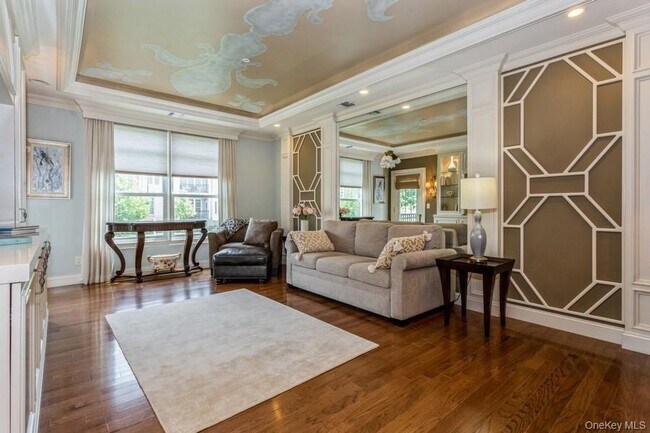 1105 Roosevelt Way