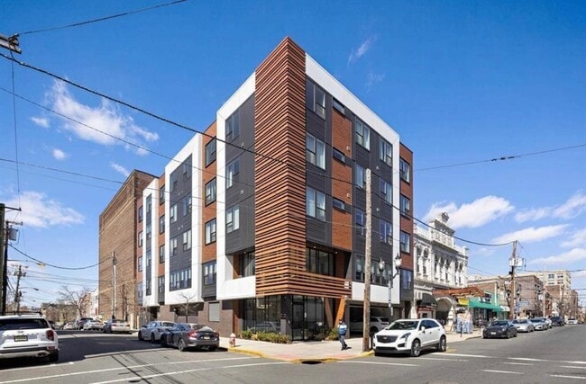 Building Photo - 6401 Park Ave Unit 505 Rental