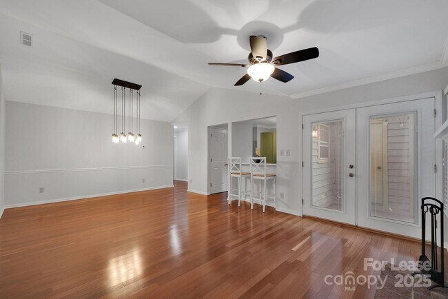 Photo - 3300 Selwyn Farms Ln