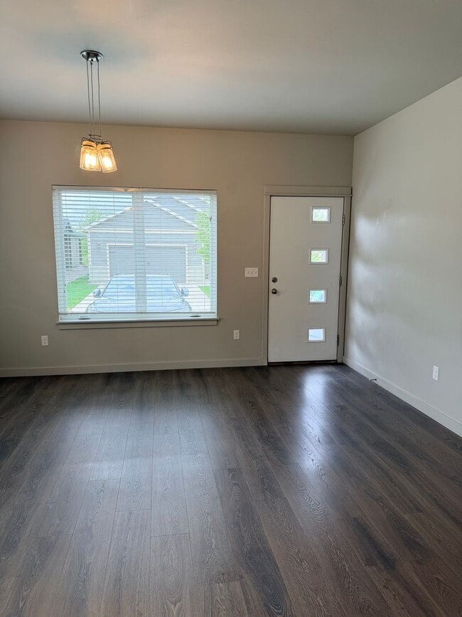Building Photo - Fantastic one bedroom