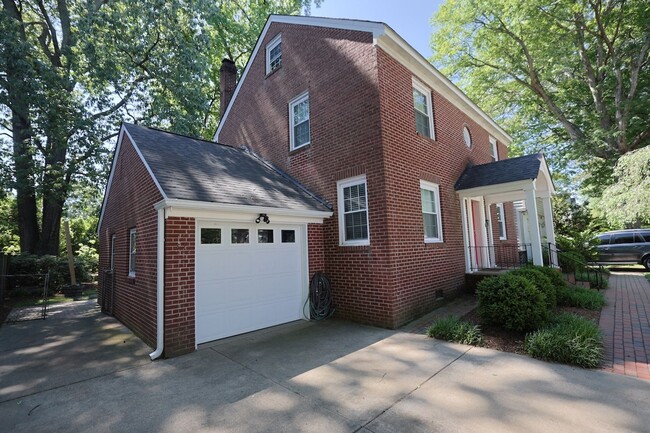 Photo - Beautiful 3BR/1.5BA Home in Newport News, VA - Move-in Ready!
