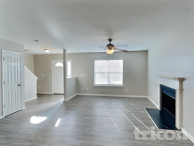 Photo - 1506 Kindred Cir NW