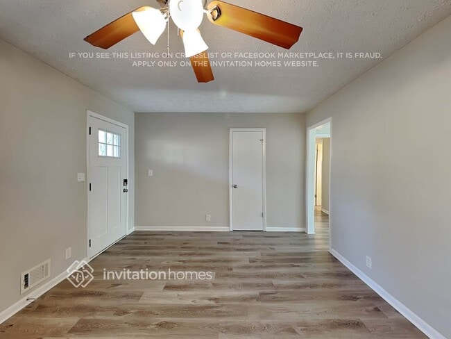 Photo - 1948 Englewood Way SW