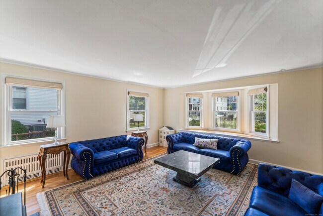 Photo - 112 4th St