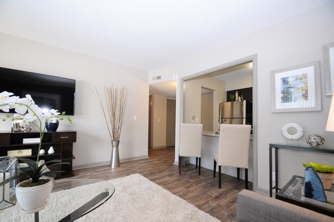 Cabana Apartments