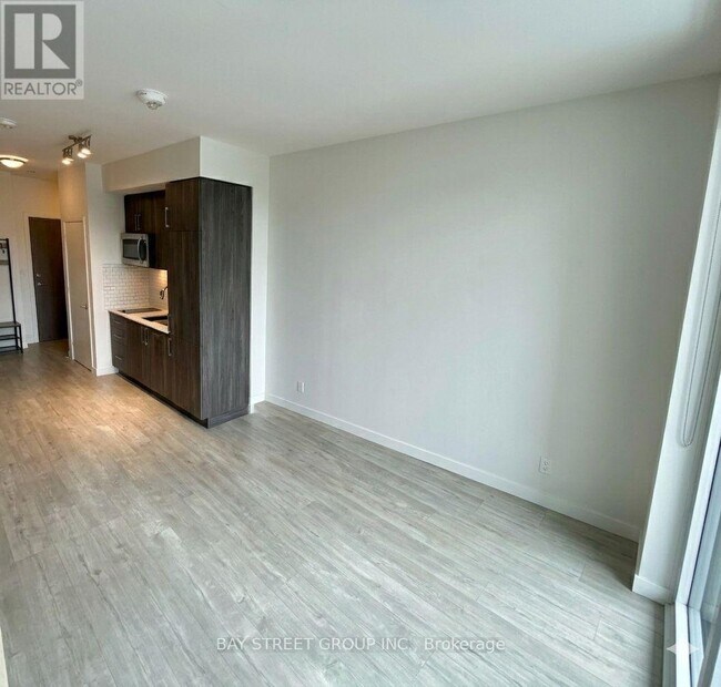 Photo - 576 Front St W Unit 802E