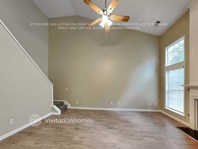 Photo - 2903 Cottesford Way SE