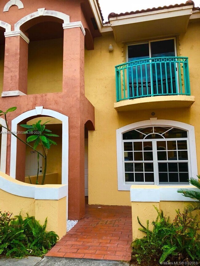 Building Photo - 7005 NW 173rd Dr Unit 1703