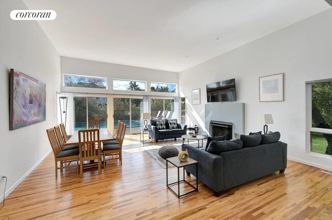 Photo - 3 Meadow Way