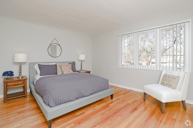 2 BR, 1 BA - First Bedroom - Central Park