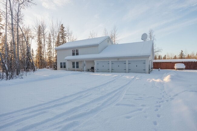 Building Photo - Spacious 5 Bedroom Home on 6 Acres – North Pole, Alaska