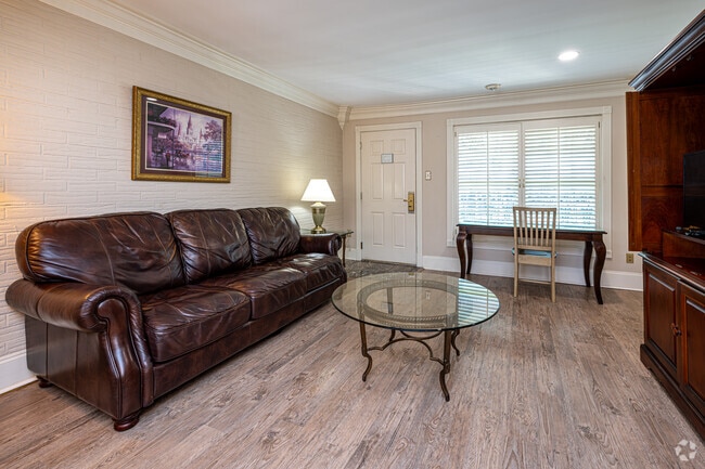 1BR, 1BA - 750SF - Living Room - La Plaza Apartments - Fully Furnished