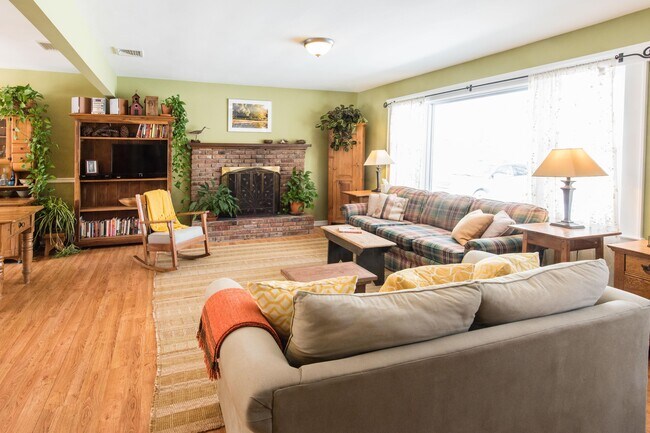 Photo - 16 Beechwood Dr