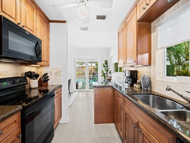 Photo - 1900 NE 19th St