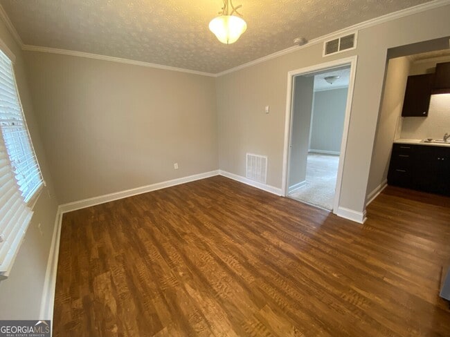 Building Photo - 639 Reese St Unit 3