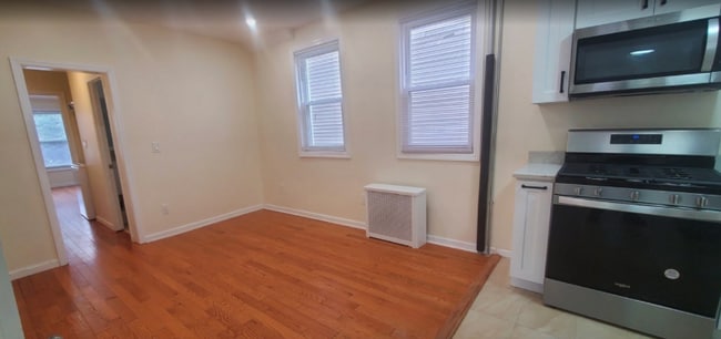 Photo - 2-29-29 Beach 29th St