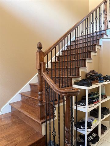 Photo - 556 Silver Maple Dr
