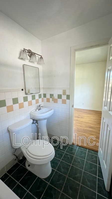 Photo - 3821 Woodleigh St Unit 1