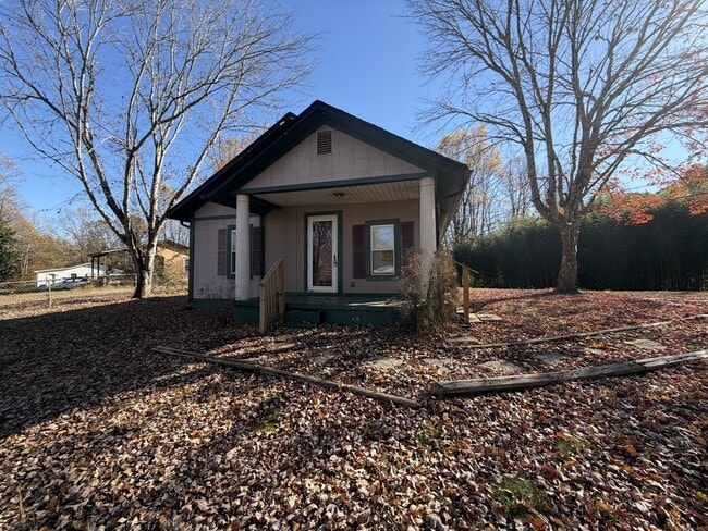 Building Photo - 651 New Brickyard Rd