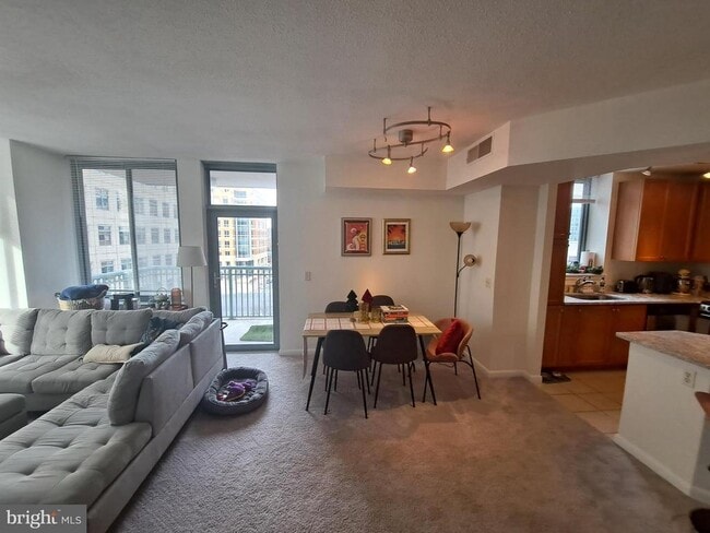 Photo - 851 N Glebe Rd Unit 617