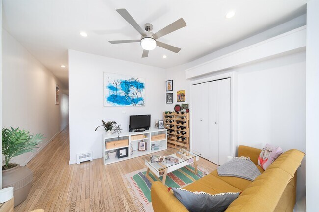 Photo - 201 Pavonia Ave