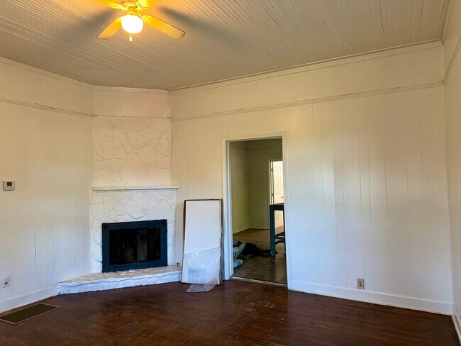 Photo - Complete New Central Hvac in this 2 Bed/1 ...