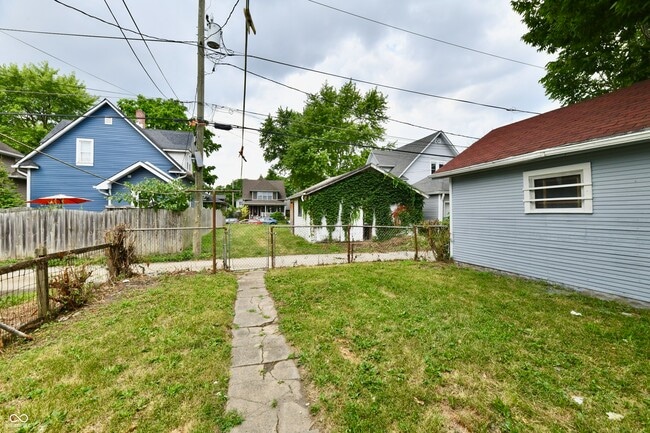 Photo - 852 N Rural St