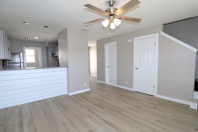 Photo - 4820 Delwood St