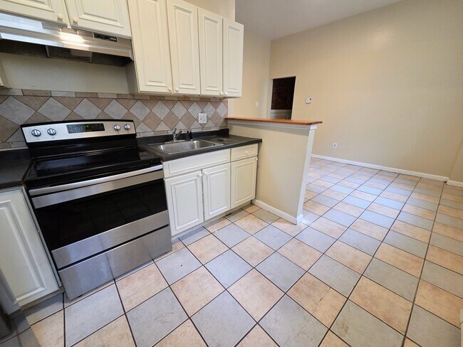 Photo - 1323 W Butler St Unit 1st Floor