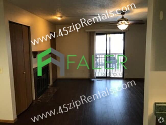 Building Photo - Spacious Ground Floor Condo with Patio