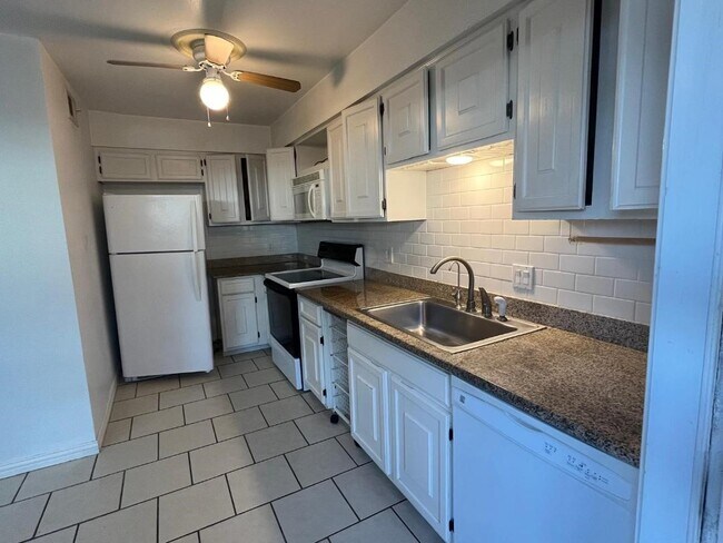 Building Photo - 9463 Fondren Rd Rental