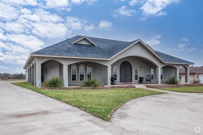 Building Photo - 121 La Paloma Dr Rental