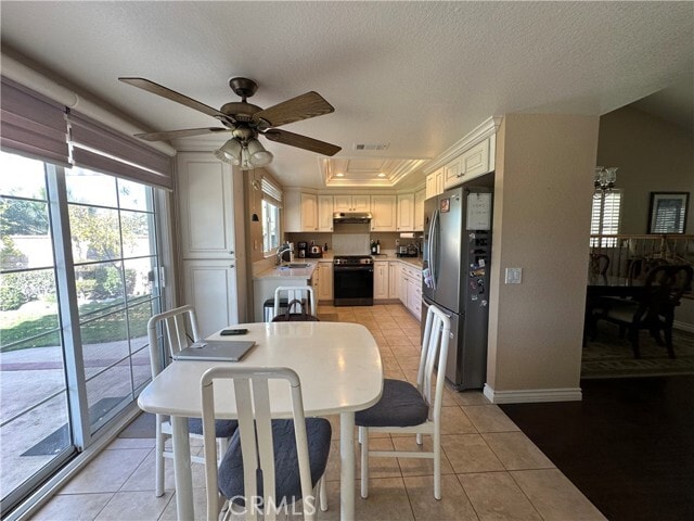 Photo - 789 Newbury Way