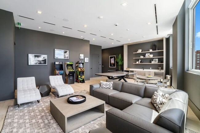 Photo - 251 NE 20th St