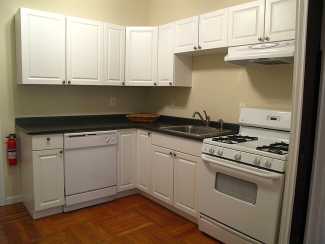 Photo - 205 W 29th St Unit 1