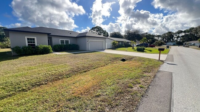 Building Photo - BEAUTIFUL 3 Bedroom, 2 Bathroom Home in Palm Bay!!