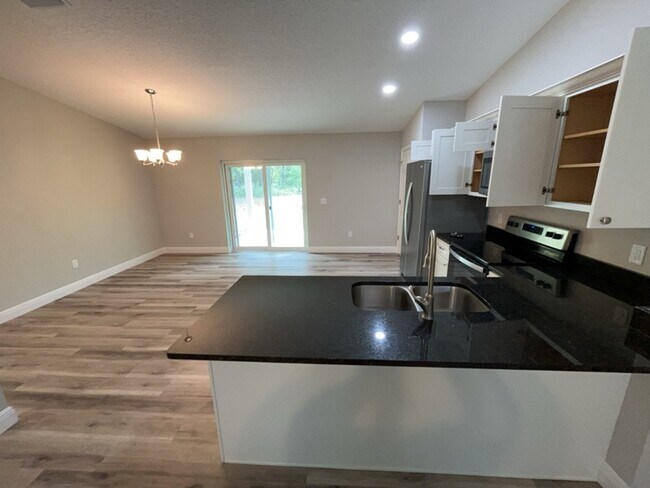 Photo - 1866 W Hialeah Dr