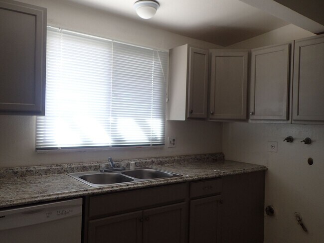 Photo - Cute spacious 3bd 1ba