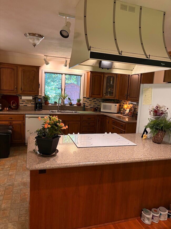 Photo - 202 Thomas Rd