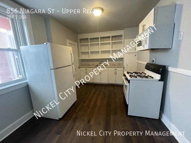 Photo - 856 Niagara St Unidad Upper Rear
