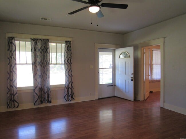 Photo - 405 E Main St