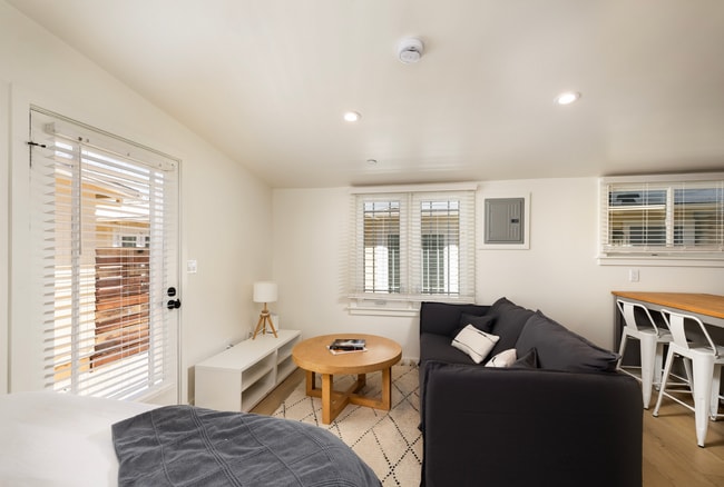 Photo - Studio - Downtown Santa Barbara Unidad 510 Chapala St. Apt. #3