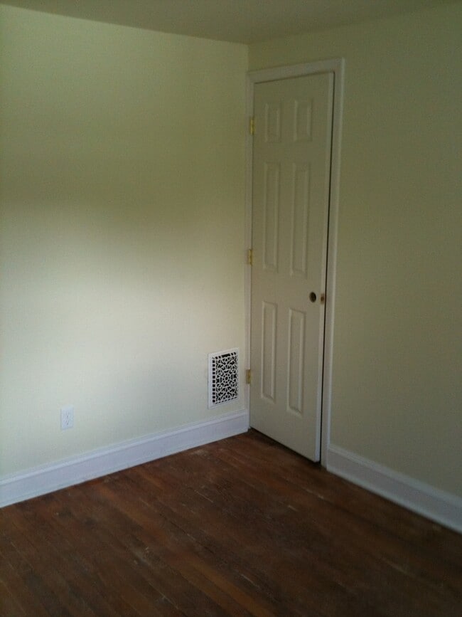 852 Martin Ave Unit B