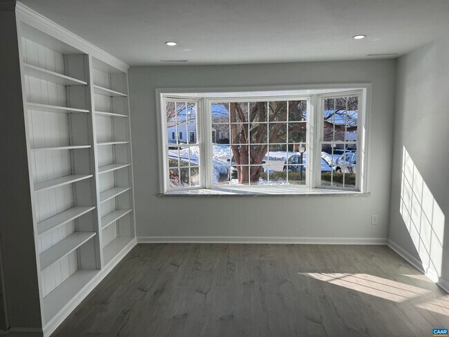 Photo - 120 Georgetown Green