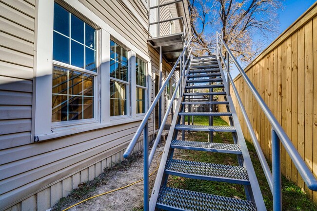 Photo - 1221 W 2nd Ave