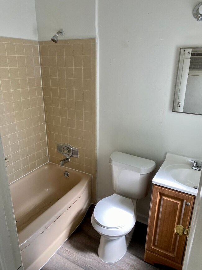 Photo - Cozy 1/1 duplex unit on a large lot - Available in June. Unit E1