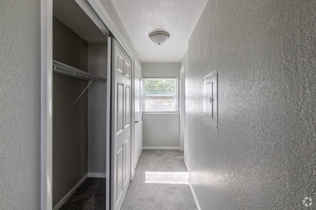 Studio - 700SF - Hallway Closet